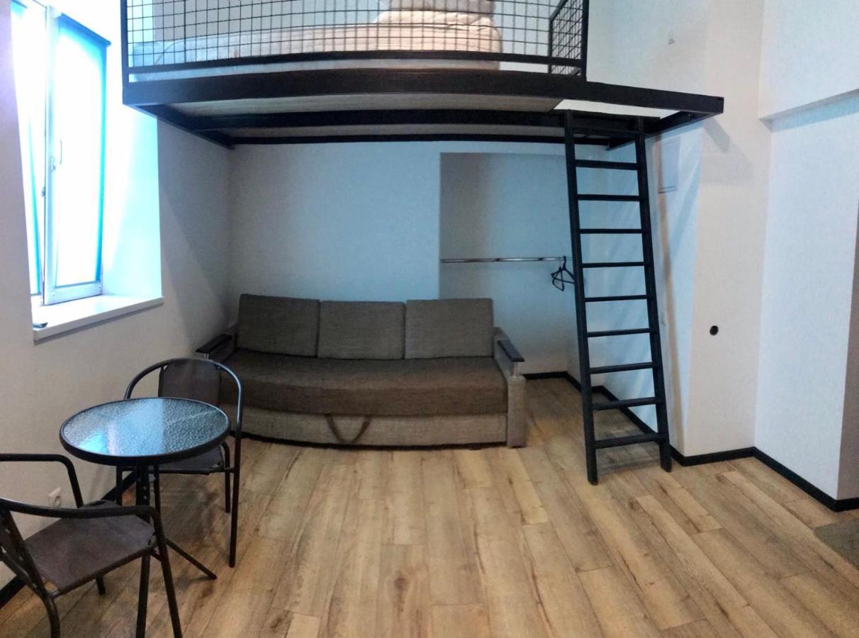 Kulisha 4 Apartments Near The Opera Lviv Exteriör bild